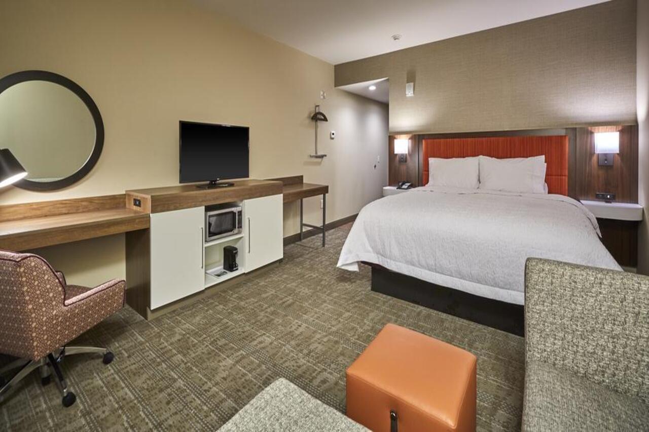 Hampton & Hotel 3*