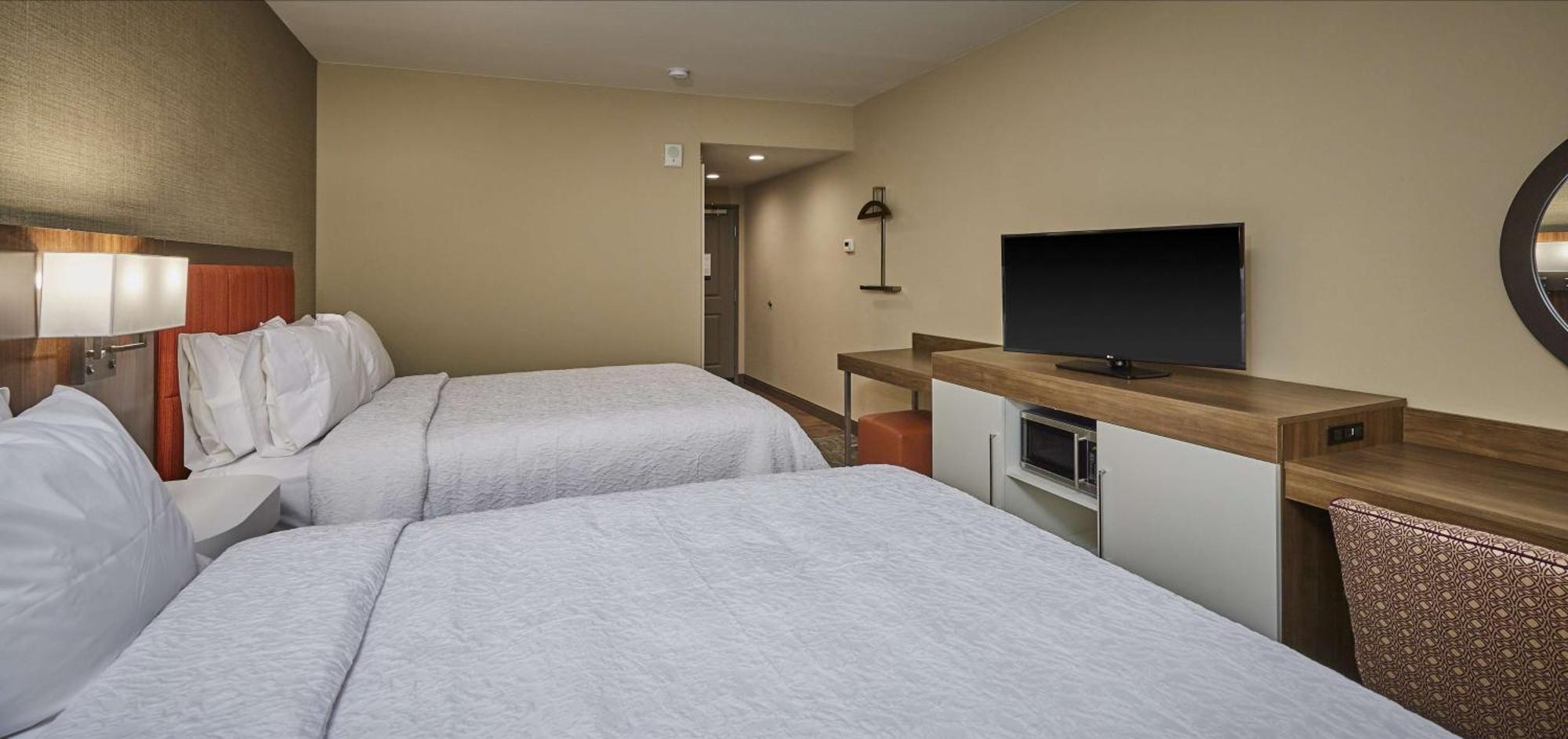 Hotel Hampton & Roseburg