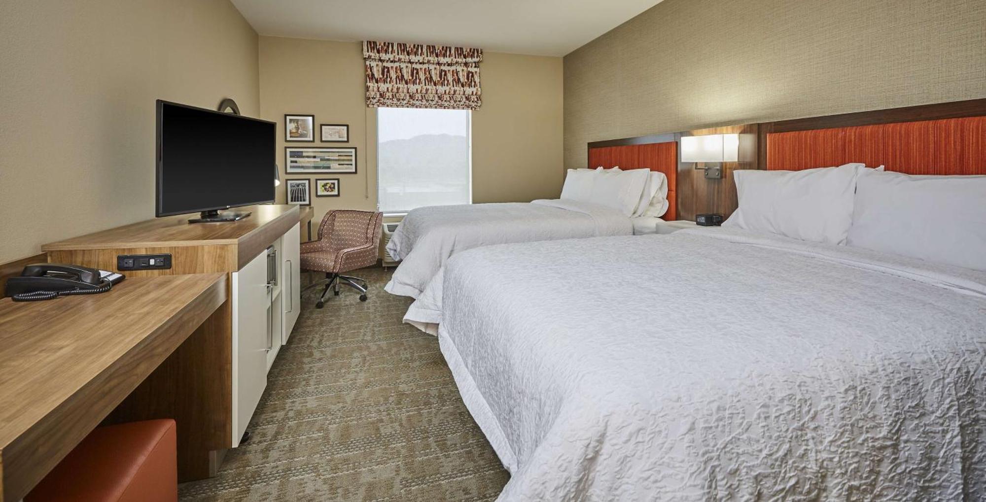 Hampton & Hotel 3*